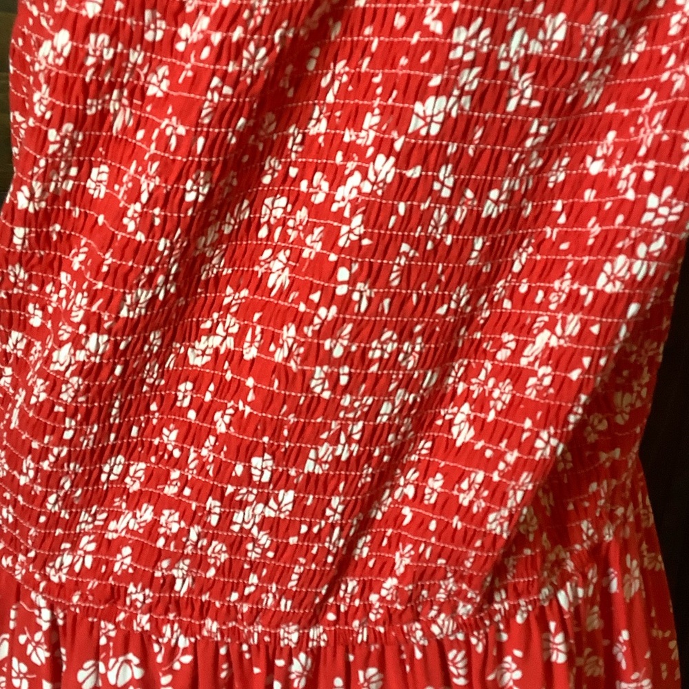 Elegant One Shoulder Floral Dress in Red - Picture 2 of 7